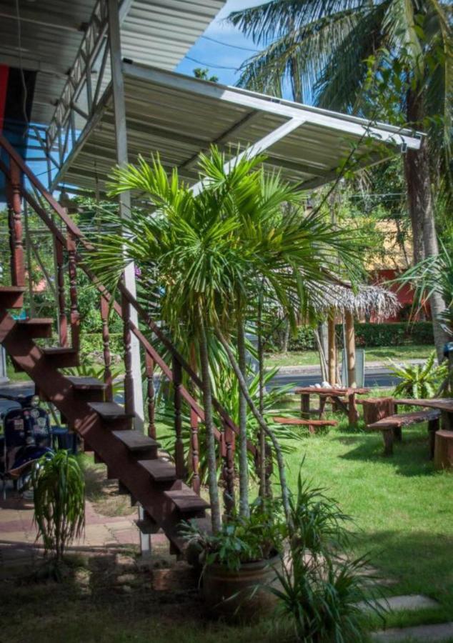 The Lazy Bar And Guesthouse Krabi town Esterno foto