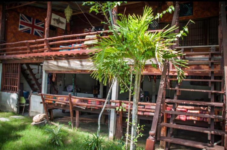 The Lazy Bar And Guesthouse Krabi town Esterno foto