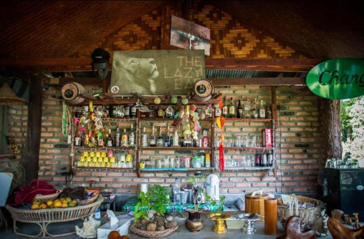 The Lazy Bar And Guesthouse Krabi town Esterno foto